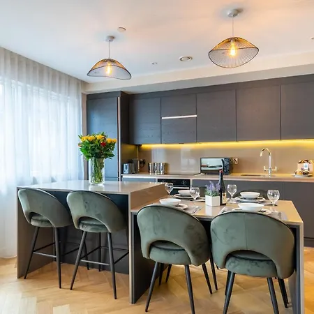 Daire Twelve Hq York