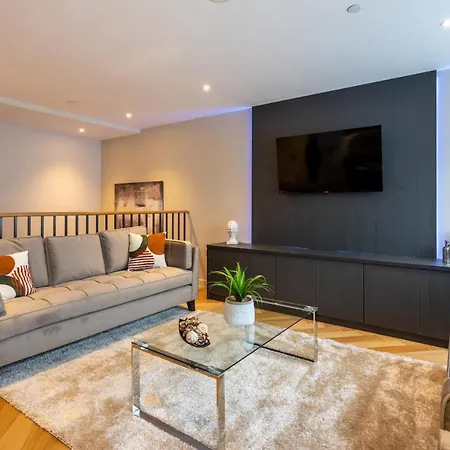 Twelve Hq Apartment *